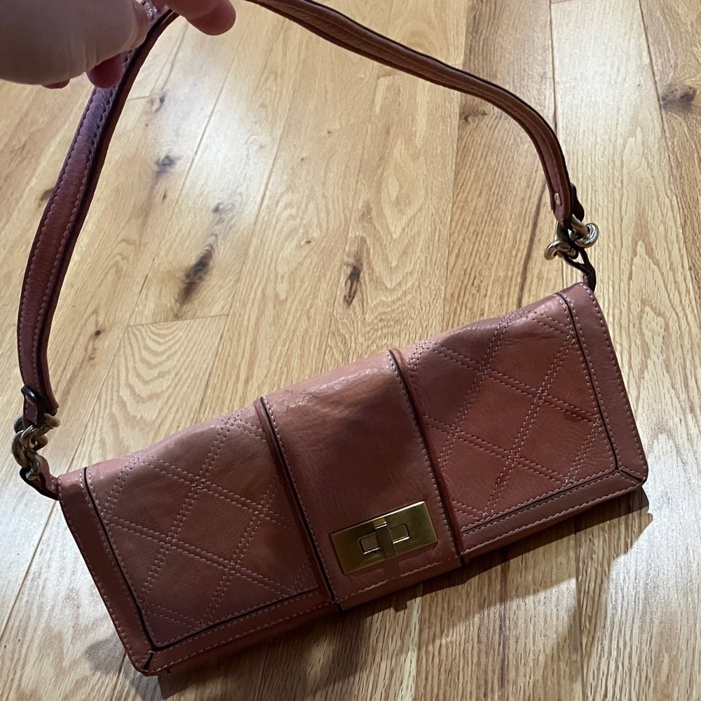 Liz Claiborne Y2K Vintage Elegant Coral Peach Leather turn lock Clutch